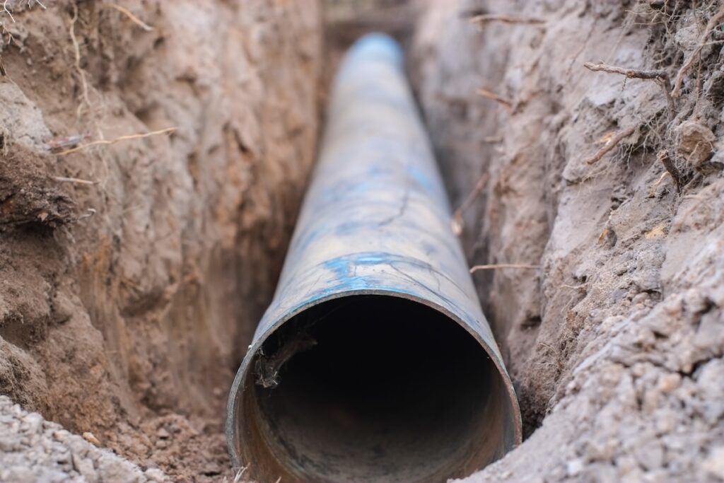 Underground PVC water pipes that have not been buried.